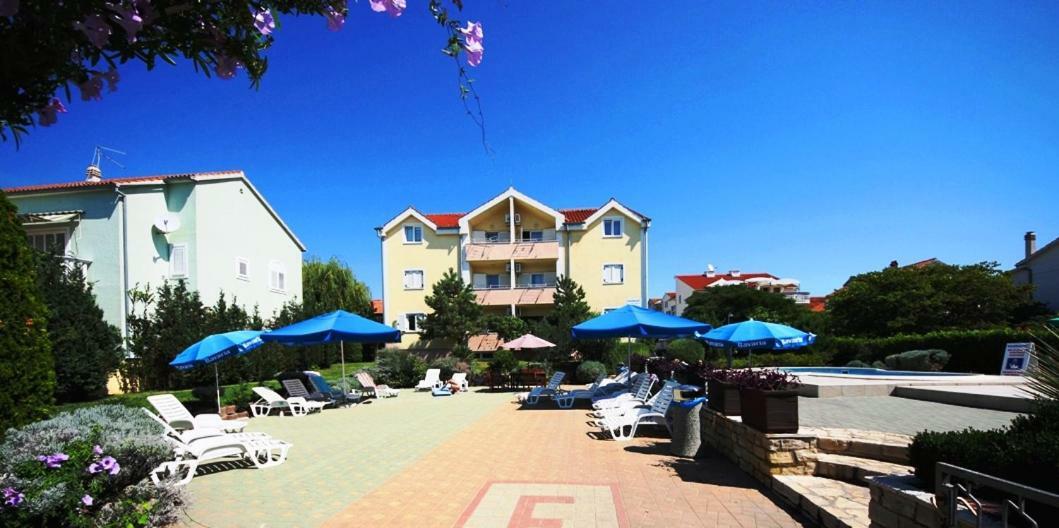 Dalmacia apartments Srima Exterior foto