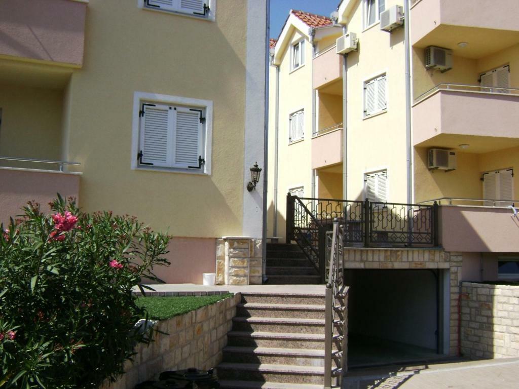 Dalmacia apartments Srima Exterior foto